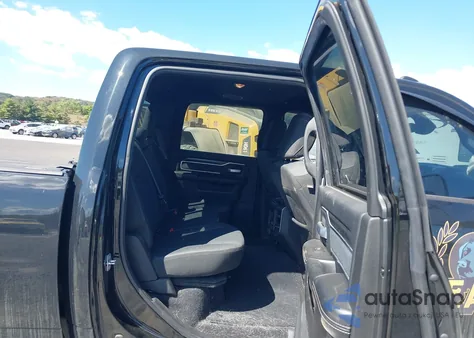 2019 Ram 2500 Big Horn 4X4 8' Box z USA, uszkodzony, nr VIN 3C6UR5JL6KG588280